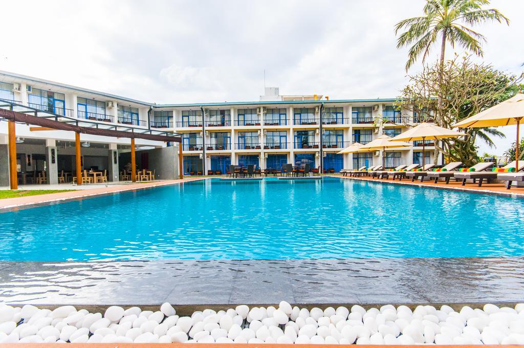 Camelot Beach Hotel Negombo Zewnętrze zdjęcie