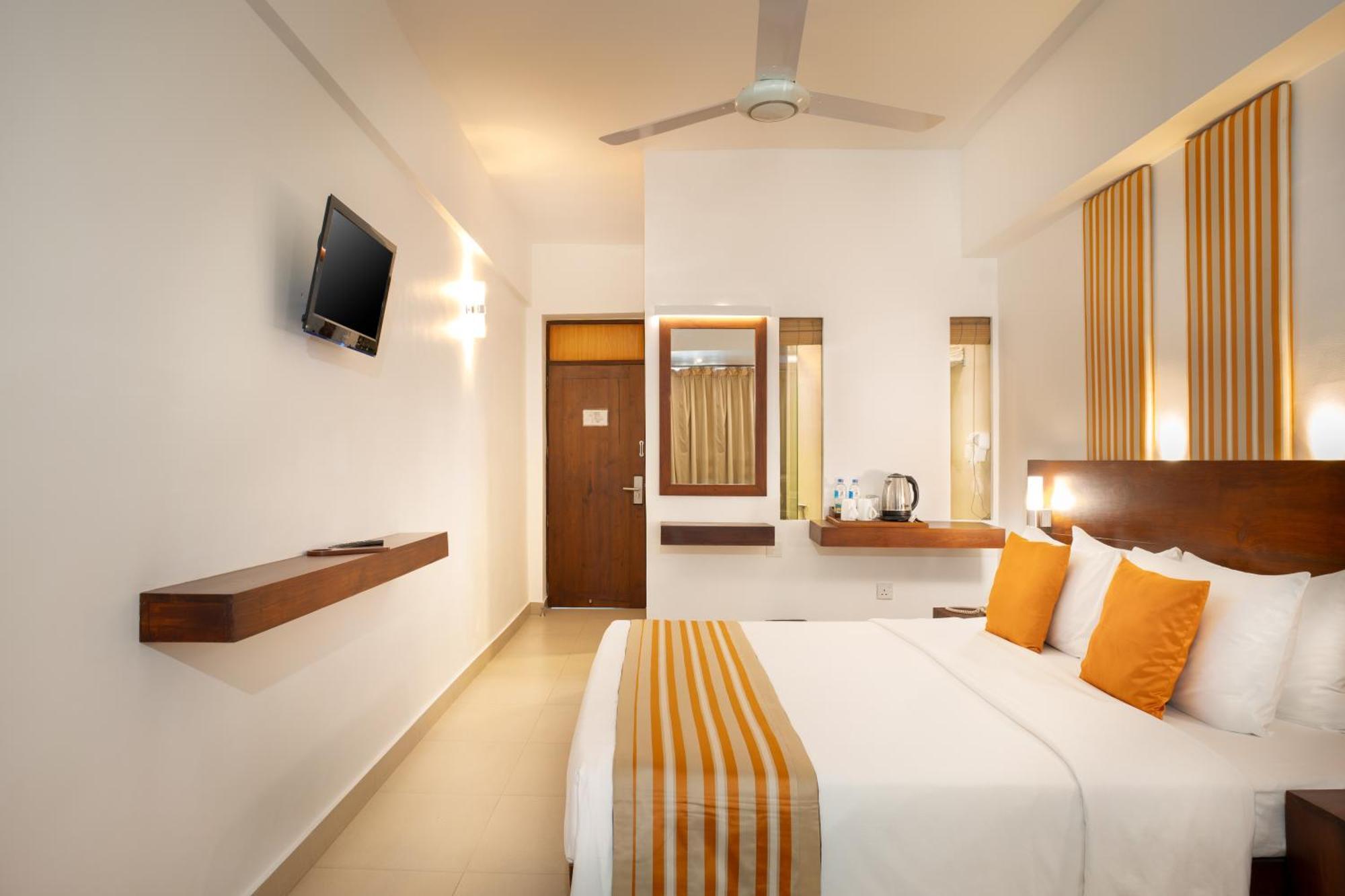 Camelot Beach Hotel Negombo Zewnętrze zdjęcie