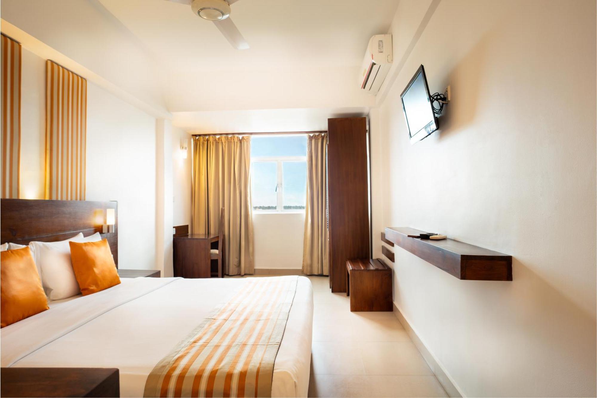 Camelot Beach Hotel Negombo Zewnętrze zdjęcie